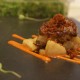 Foie gras poêlé, crumble de pommes au pain d'épices