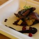Emincé de Magret de canard, Sauce aux airelles, Purée de carottes violettes et panais étuvé