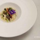 Escargots flambés au pastis, poireaux et fenouil aux olives noires et pignons torréfiés