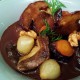 Daube de cèpes, queue de bœuf et fève Tonka
